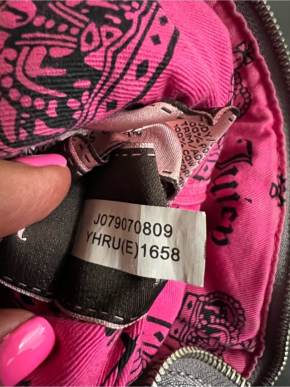 Vintage Juicy Couture large puffer w/embossed logo - Picture 3 of 10